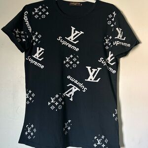 Louis Vuitton  Woman’s Black Short Sleeve Supreme T-Shirt Sz Medium